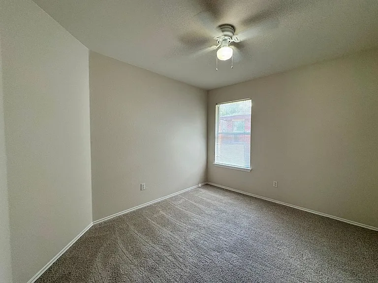 113 Salado Dr — Photo 29