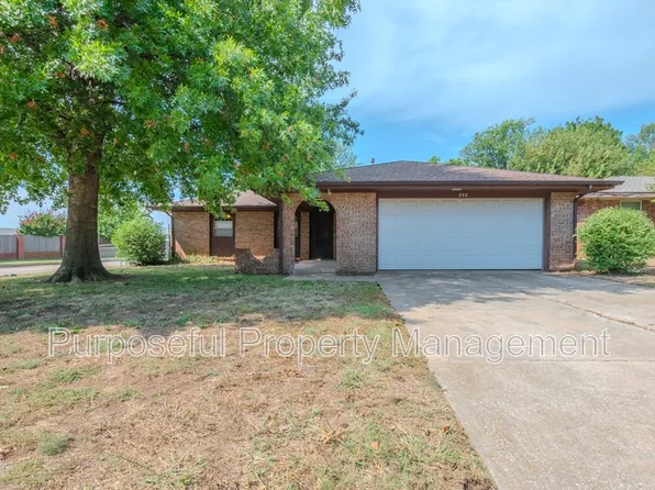 202 Stanton Dr, Norman, OK 73071