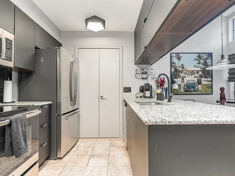 8611 Datapoint Dr #12 — Photo 15