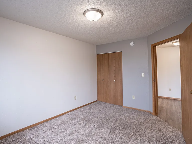 Fargo, ND Prairie Park Apartments | Bedroom
