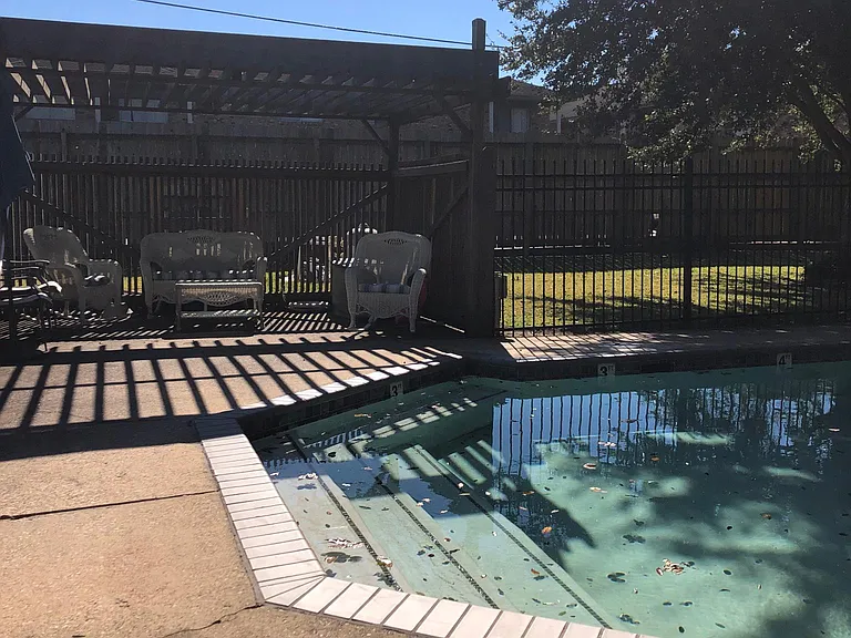 6825 Lexington Dr — Photo 20