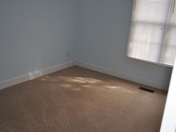 5th image of 311 Lori Dr