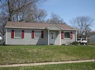 207 Algonquin Rd, Marquette Heights, IL 61554