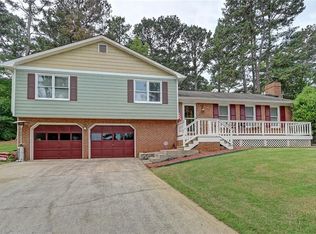 5166 Parkview Ct SW, Lilburn, GA 30047