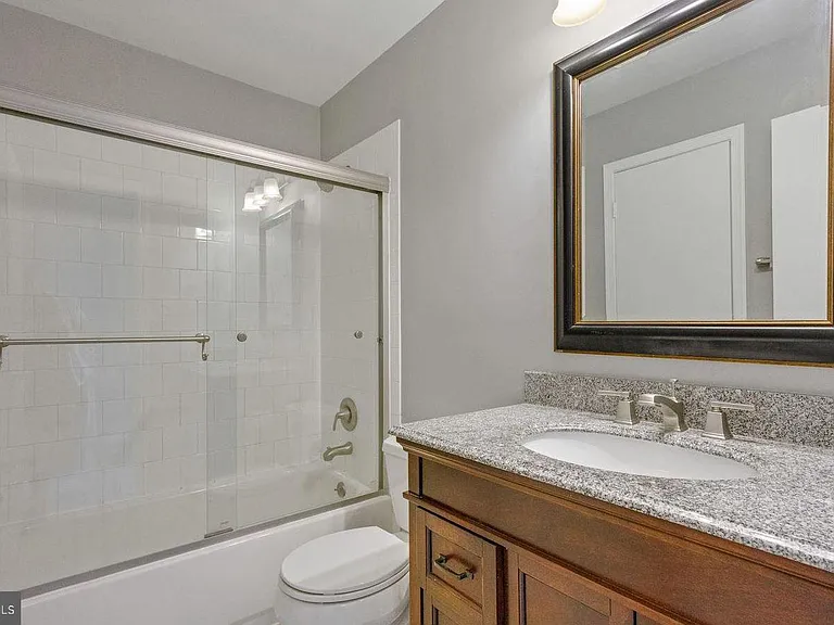 2522 S Arlington Mill Dr #D-4 — Photo 24