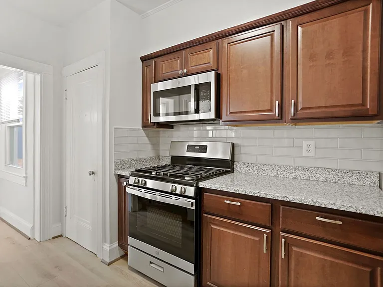 4312 10th St NE — Photo 12