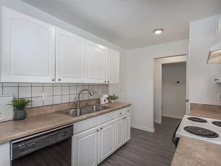 3806 Cortadera Ct — Photo 16