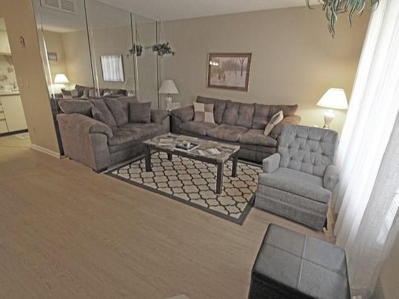 3rd image of 450 SW South River Dr APT 204