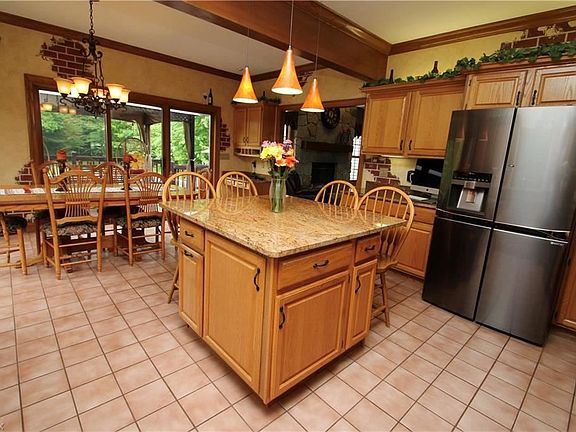 3rd image of 11825 Pinehurst Dr