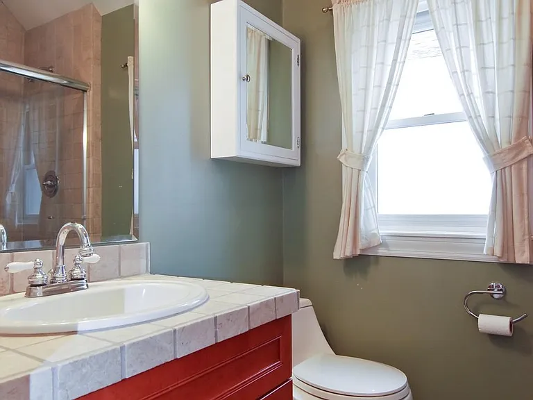 2252 W Cullom Ave — Photo 12