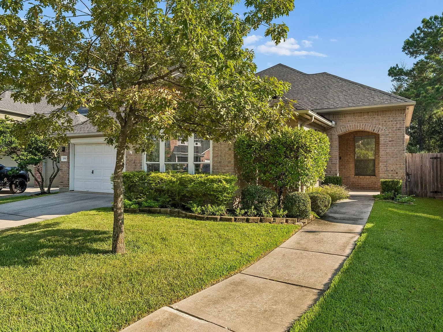 4 bed, 2.0 bath, 2202 sqft, $2,550 — Photo 3