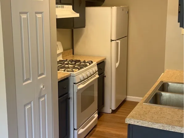 2502 Berkshire Ct, Waukegan, IL