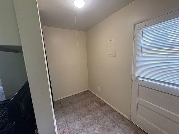5th image of 4080 Goldenrod Ct