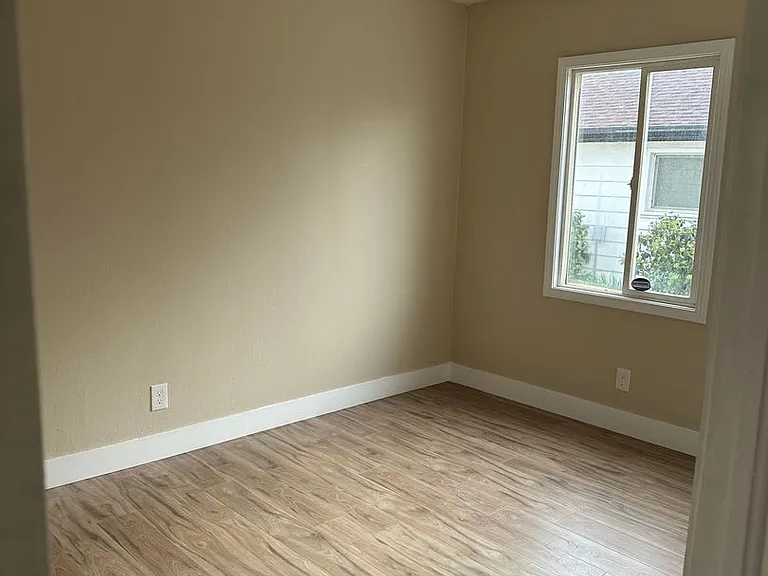 227 E Louise Ave — Photo 21