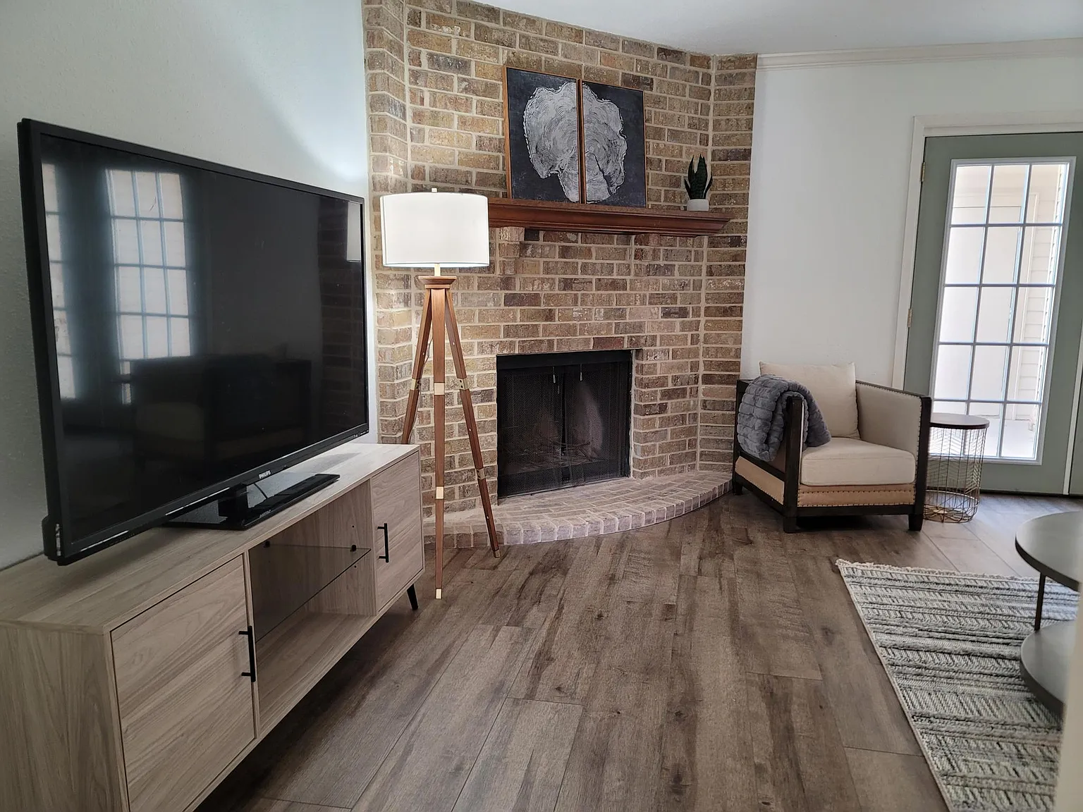2 bed, 1.5 bath, 1016 sqft, $2,800 — Photo 3