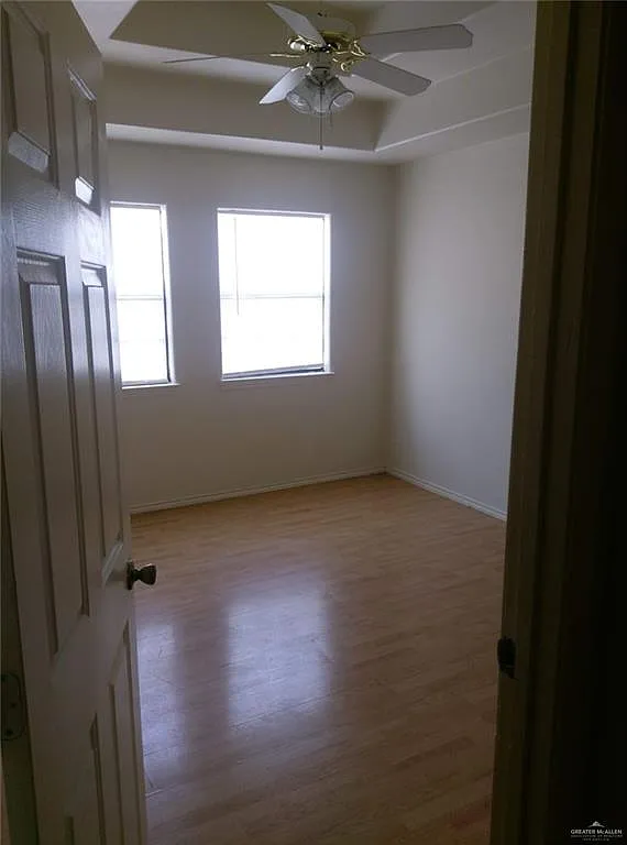 2 bed, 2.5 bath, 1168 sqft, $900 — Photo 4