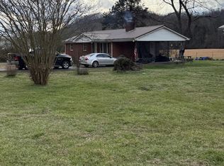 1711 N Grundy Quarles Hwy, Gainesboro, TN 38562