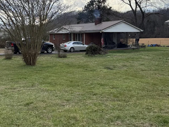 1711 N Grundy Quarles Hwy, Gainesboro, TN 38562