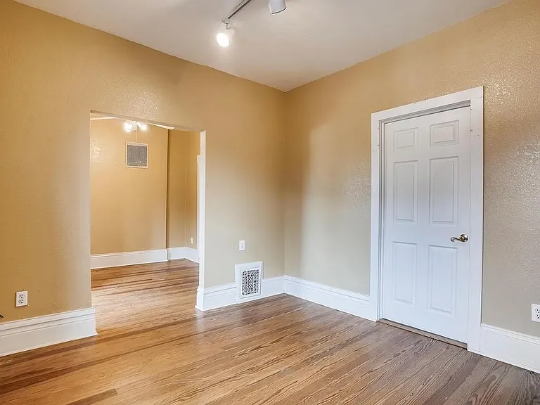 1707 Vine St — Photo 14