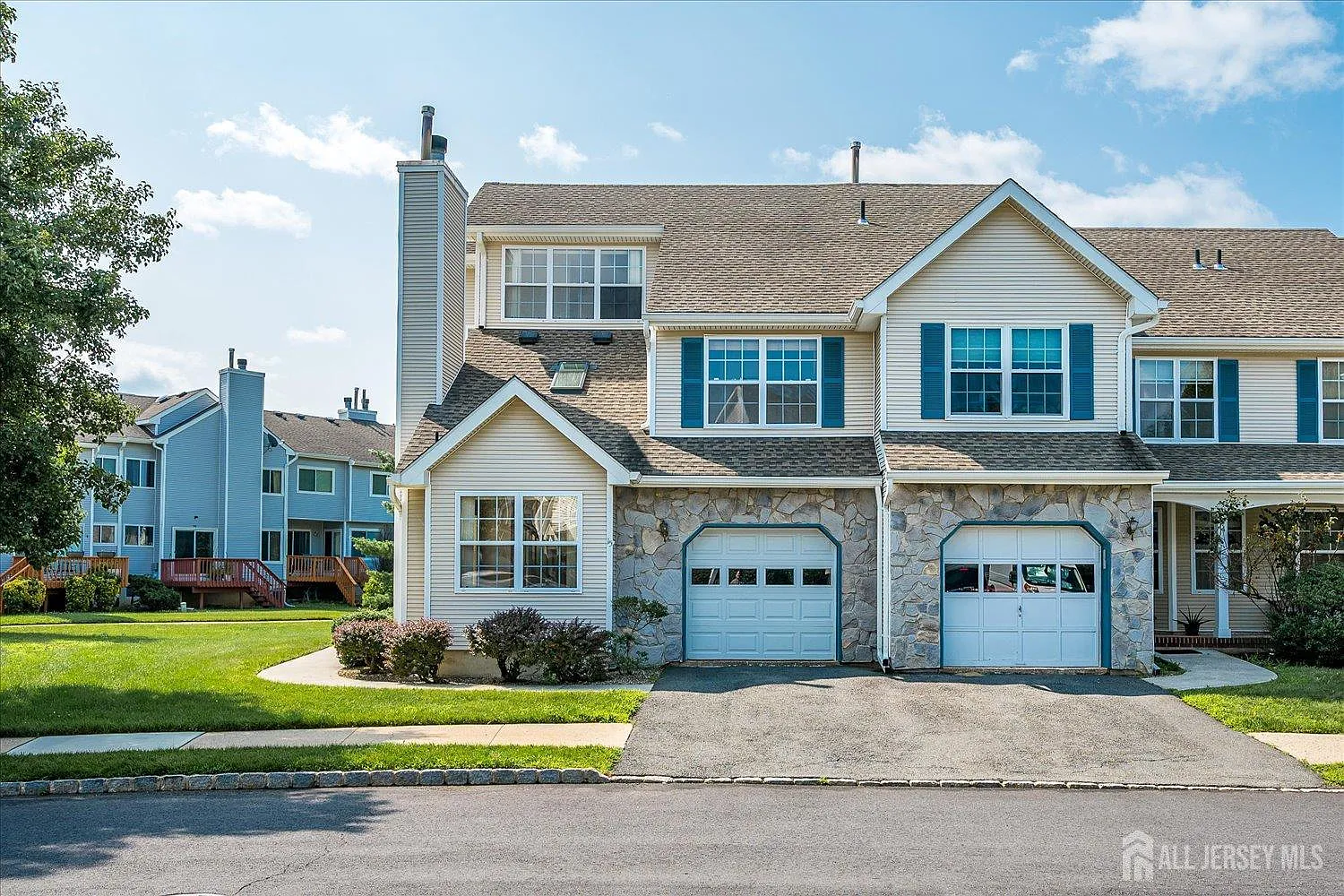 3 bed, 2.5 bath, $3,450 — Photo 4