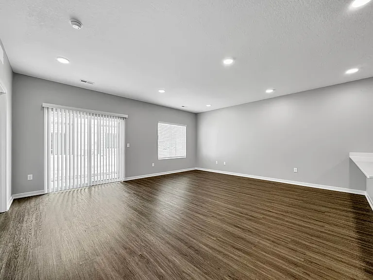 865 NW Sproul Dr — Photo 34