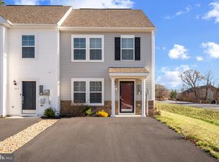 12 Pitch Pine Ct, Bunker Hill, WV 25413