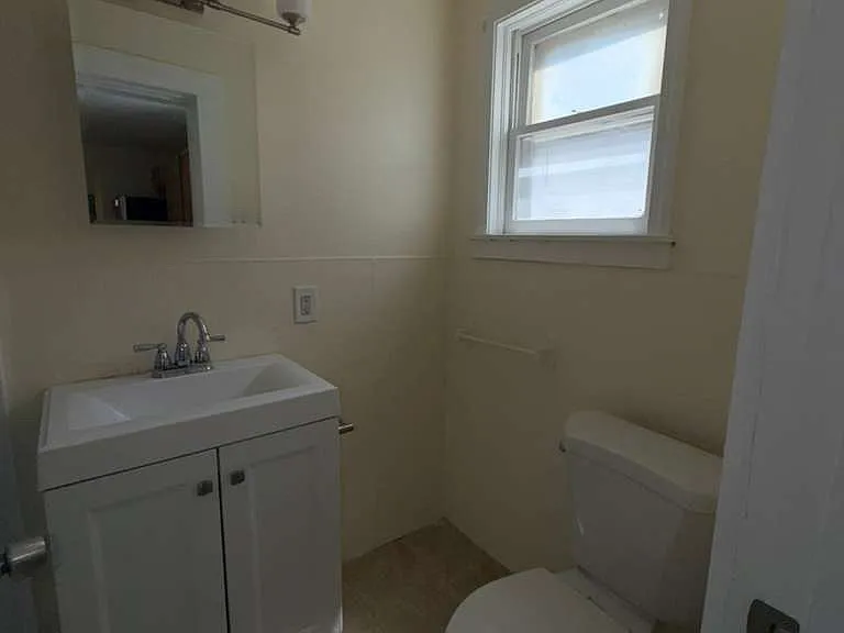 129 Orange St #2 — Photo 12