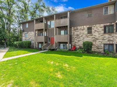 8735 Green Willow St APT 10, Brighton, MI, 48116
