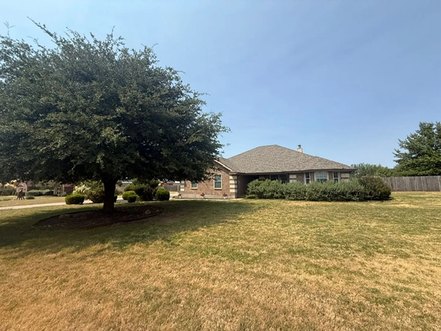 118 Divide Ave — Photo 1