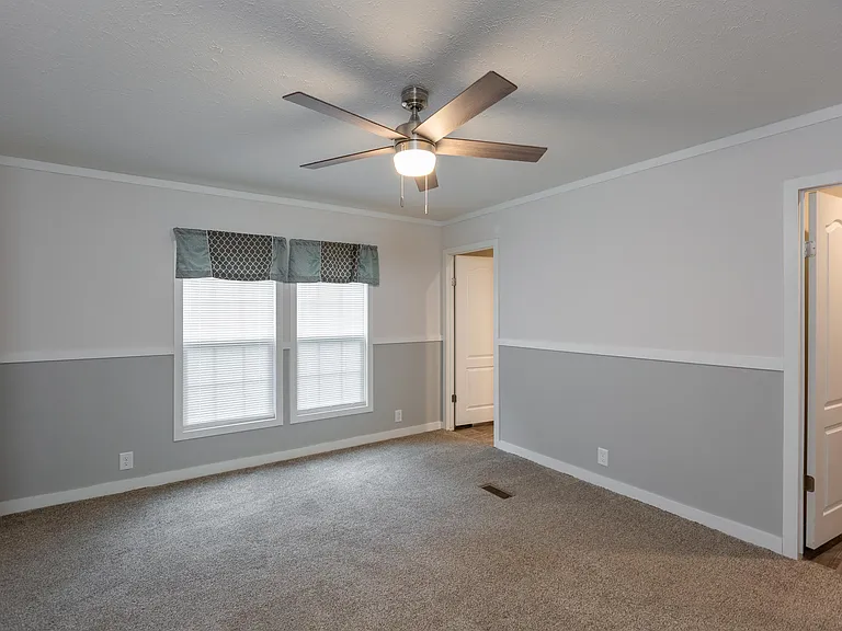 120 Nancy Ln — Photo 10