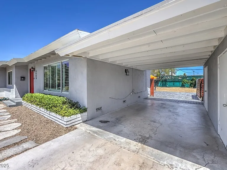 2400 Sherman Pl — Photo 34