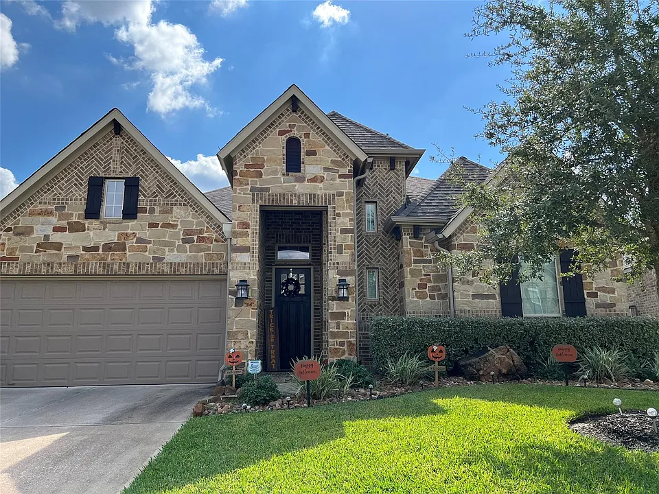 20427 Montecrest Cir