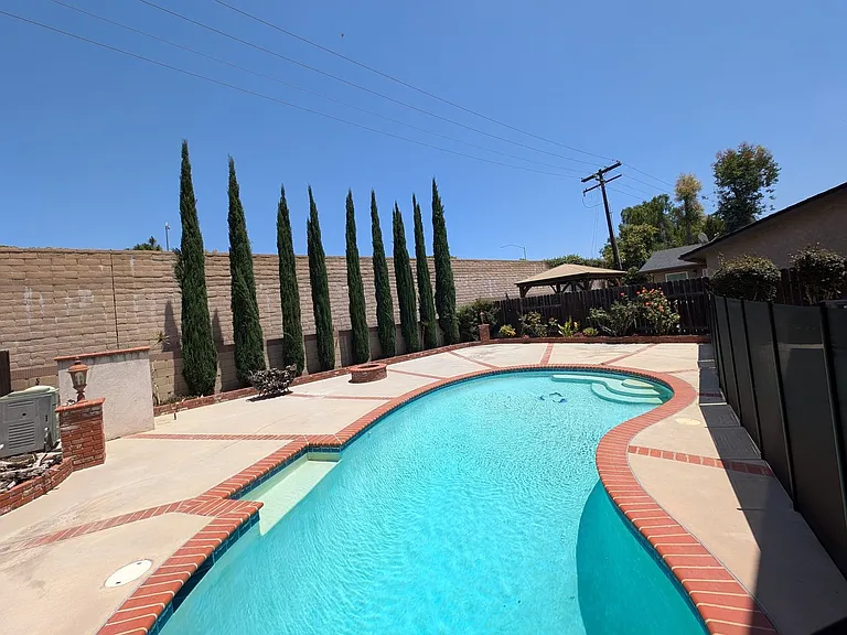5517 E Edgemar Ave — Photo 11