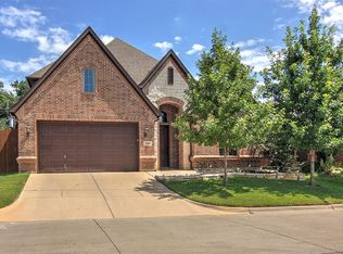 716 Crestridge Cir, Euless, TX 76040