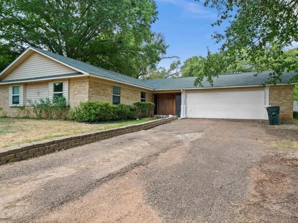 13486 Choctaw Dr, Tyler, TX 75709