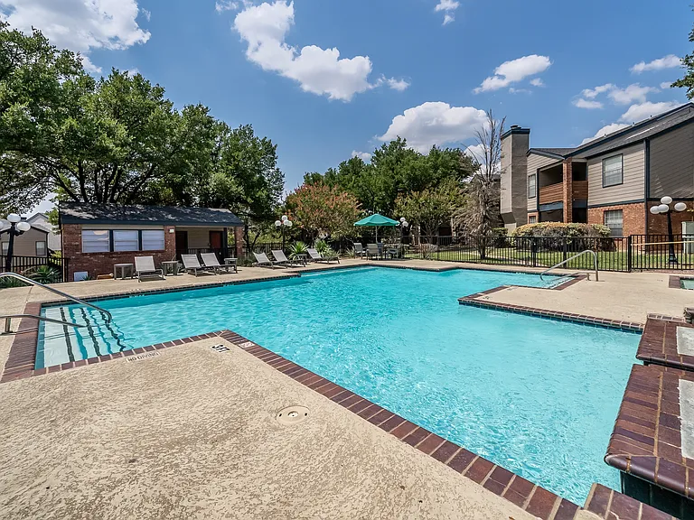 Trinity Apartments — Photo 11