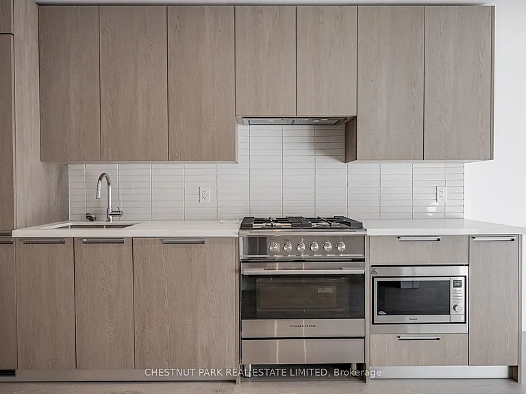 160 Kingsway Cres #703 — Photo 3