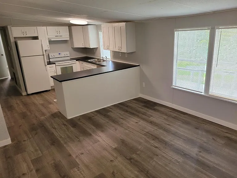 2707 Walker Rd — Photo 5