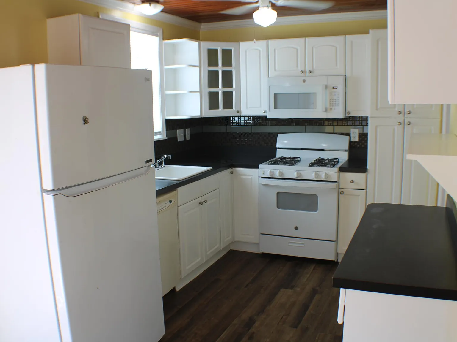 3103 California Ave — Photo 4