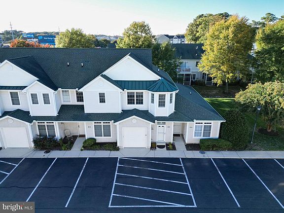 2nd image of 19967 Sandy Bottom Cir Unit 106