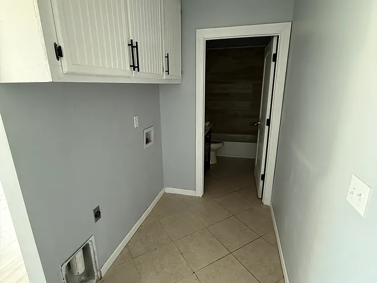 143 Main St N #6 — Photo 5