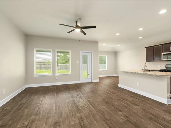 20136 Lecrete Mill Dr, New Caney, TX 77357