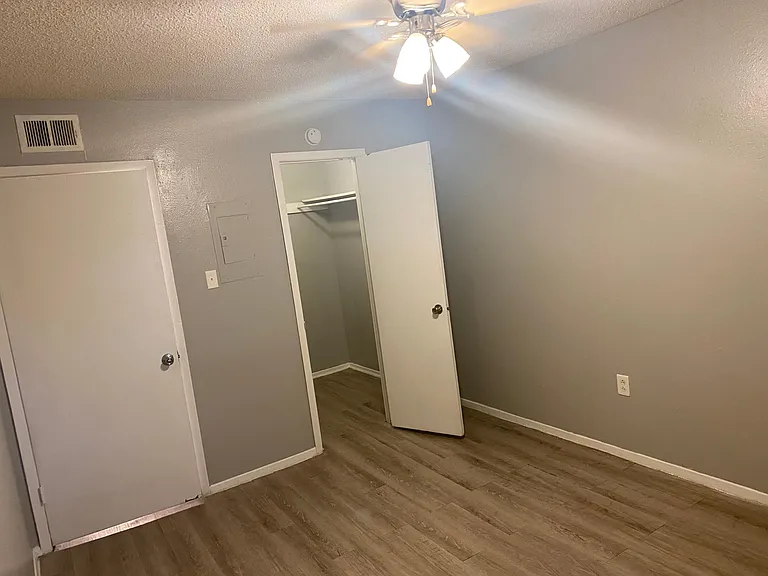 5909 Royalgate Dr — Photo 19