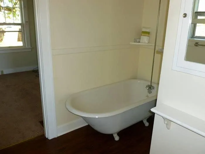 clawfoot tub-shower