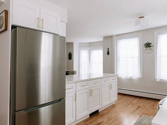 5th image of 152 Main Street