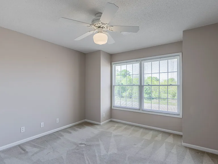 12515 Hollingsworth Rd — Photo 24