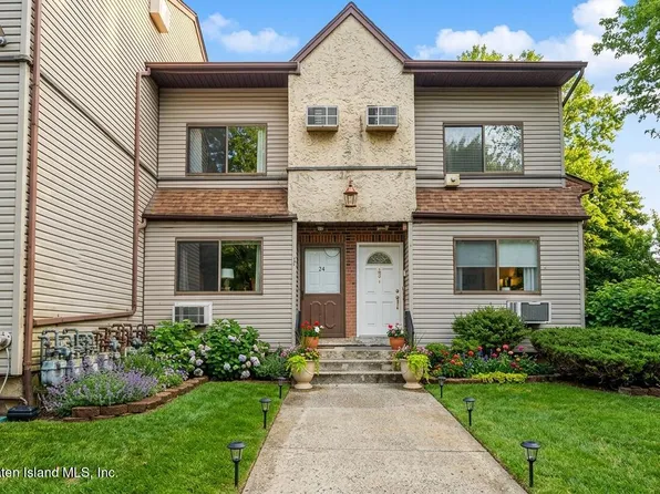 360 Barlow Ave APT 24A, Staten Island, NY 10308