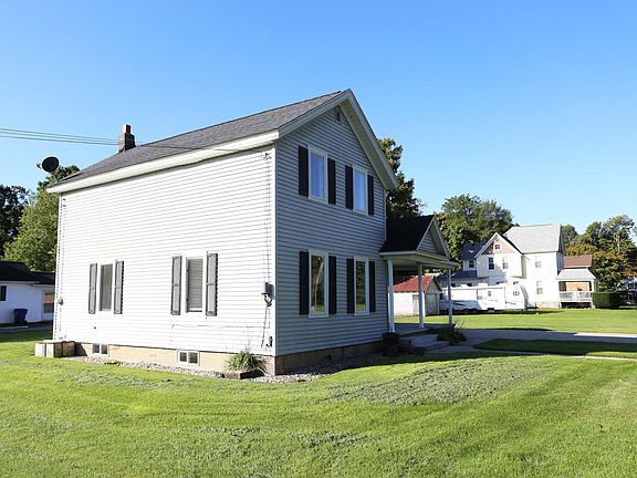 3rd image of 305 W Cass St