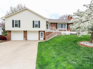 301 SE Mount Vernon Dr, Blue Springs, MO 64014