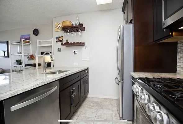 Rented by Contact Realty | media 15